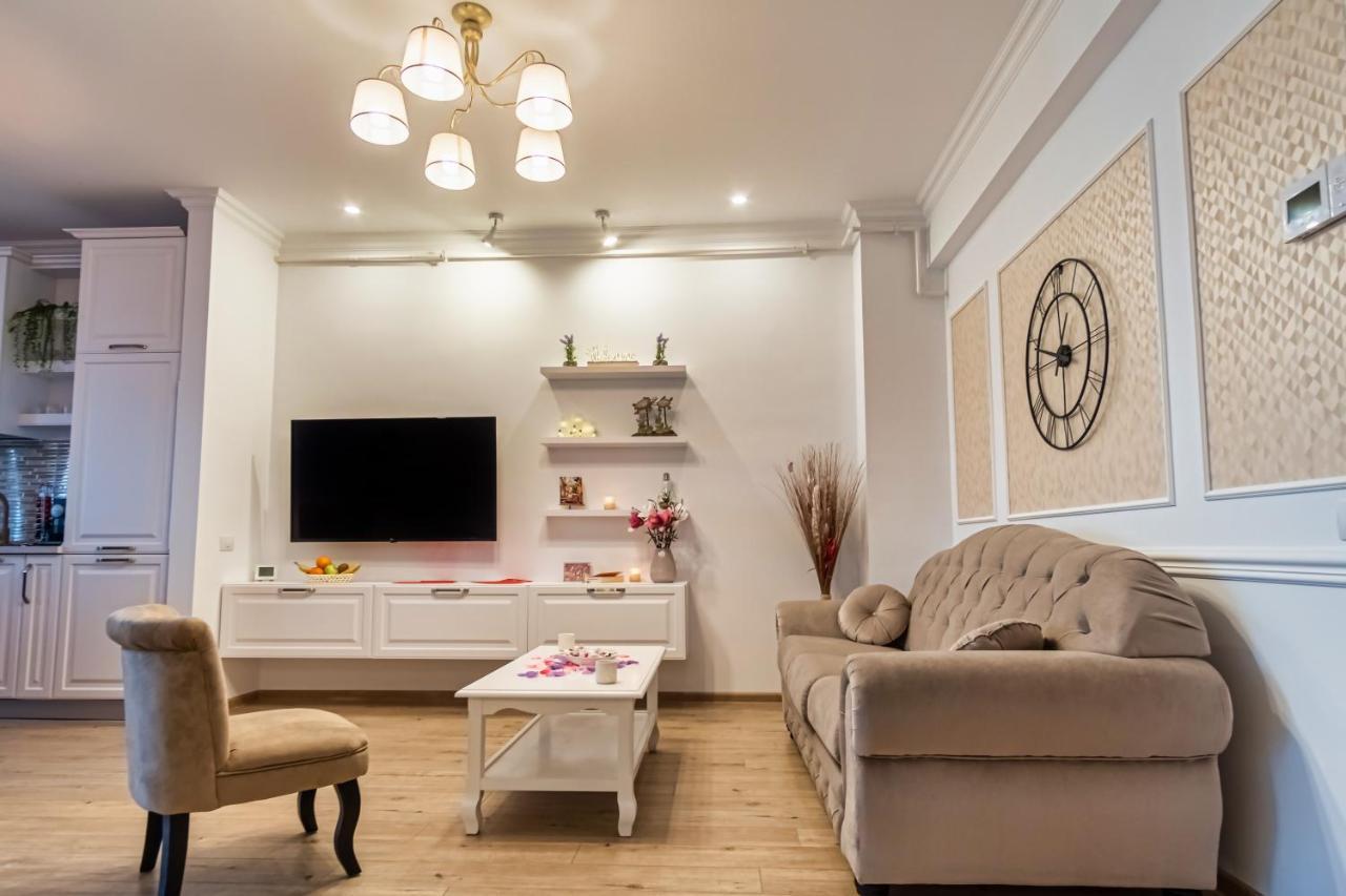 Solid Apartment
