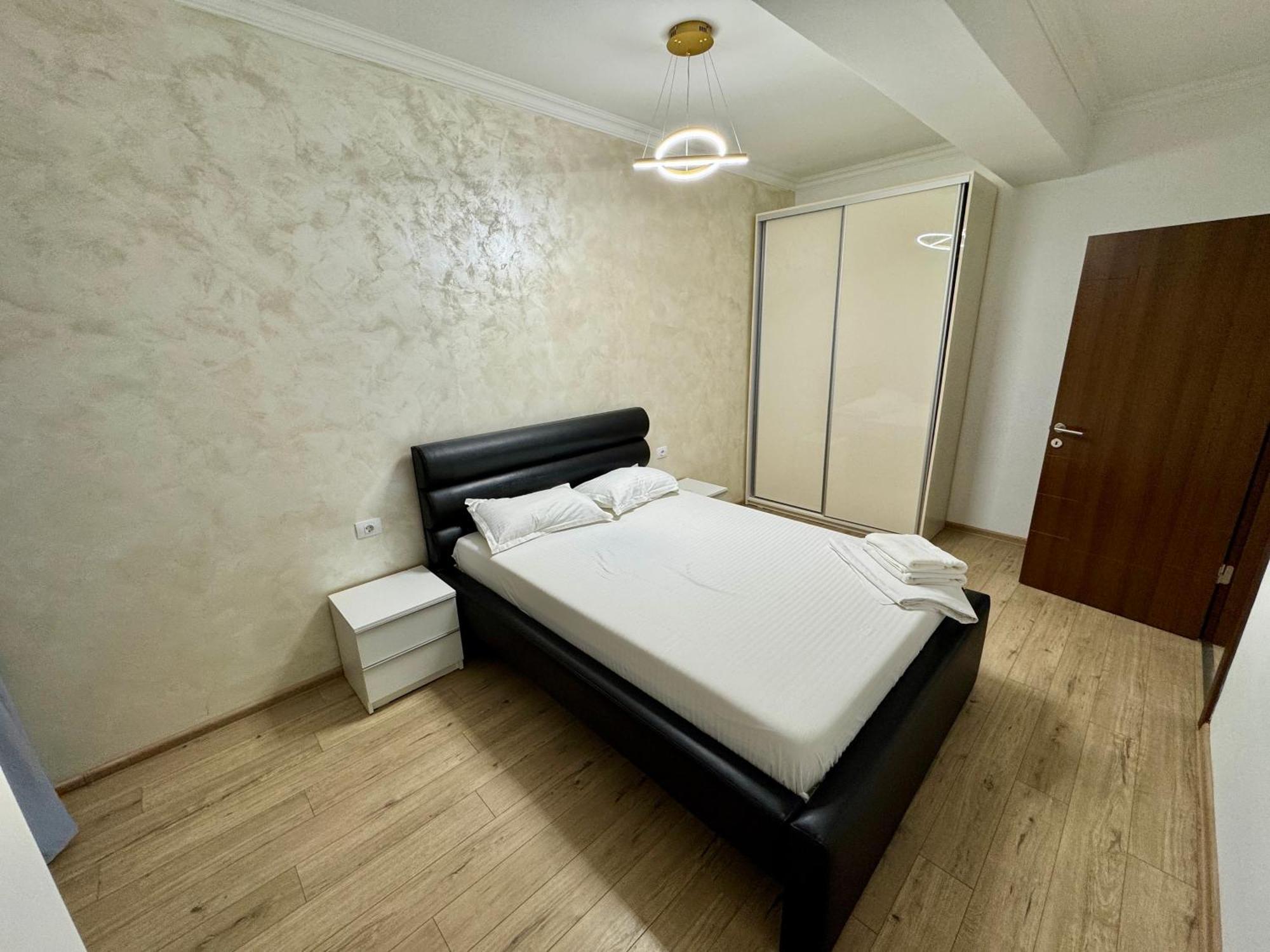 Solid Apartment *