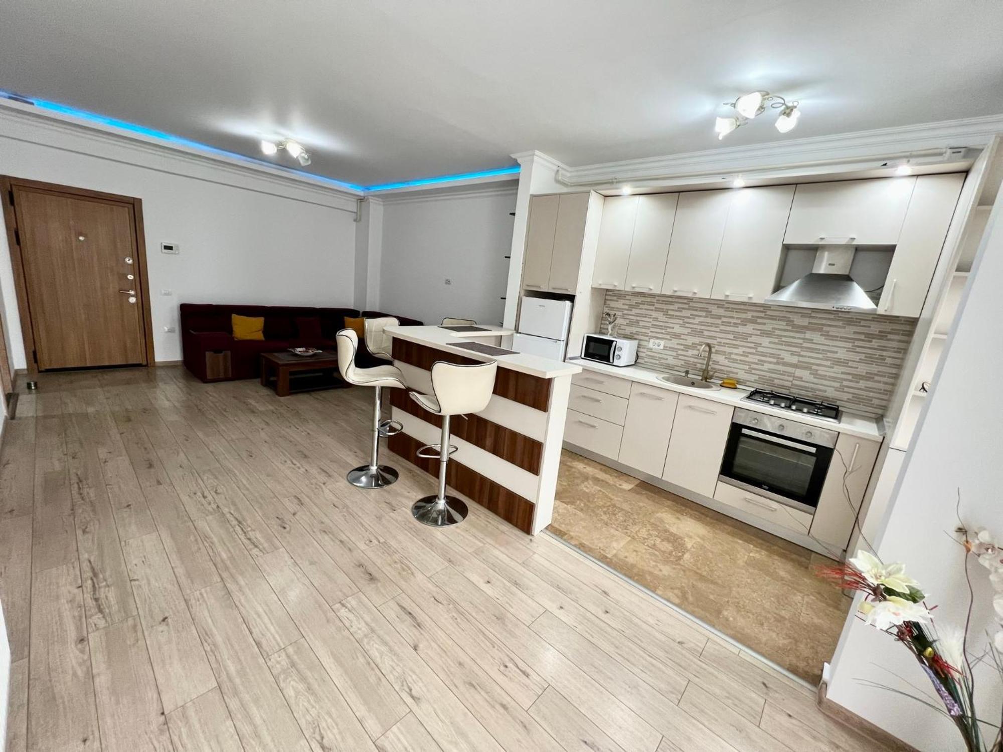 Solid Apartment