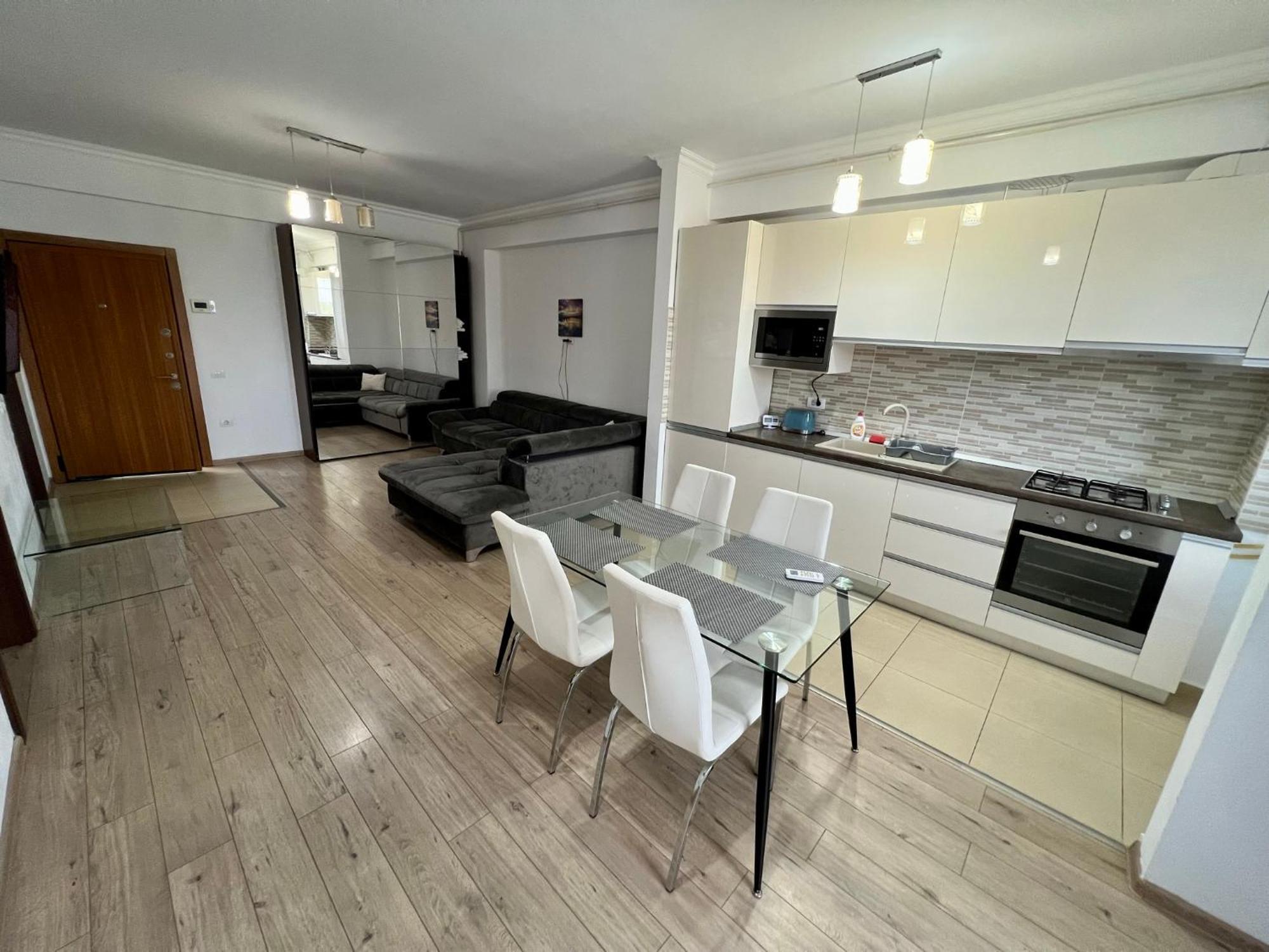 Solid Apartment
